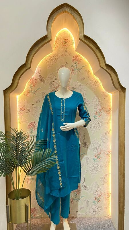 Embroidered Kurti Set